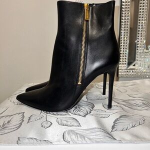 Michael Kors Black Leather Pointed Stiletto Ankle Boots with Gold Zip
